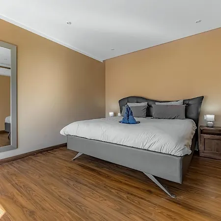 Independent With An Immense Heated Pool! Villa Oroteanda Baja