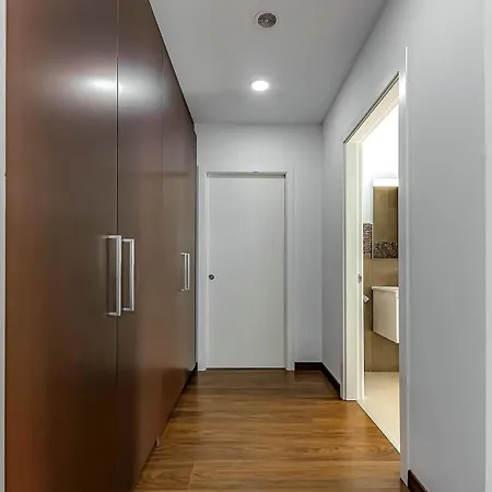 Independent With An Immense Heated Pool! Villa