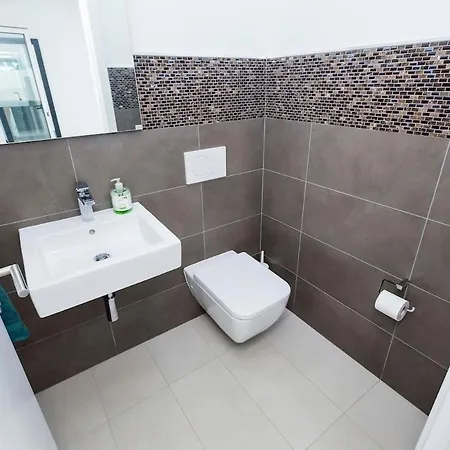 Independent With An Immense Heated Pool! Oroteanda Baja